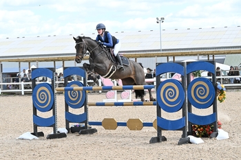 Ella Kay and Luna’s Star Shine in STX UK Pony Foxhunter Second Round at Arena UK 